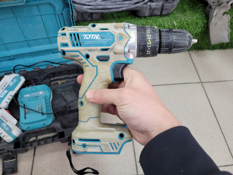Шуруповерт Total TIDLI20608