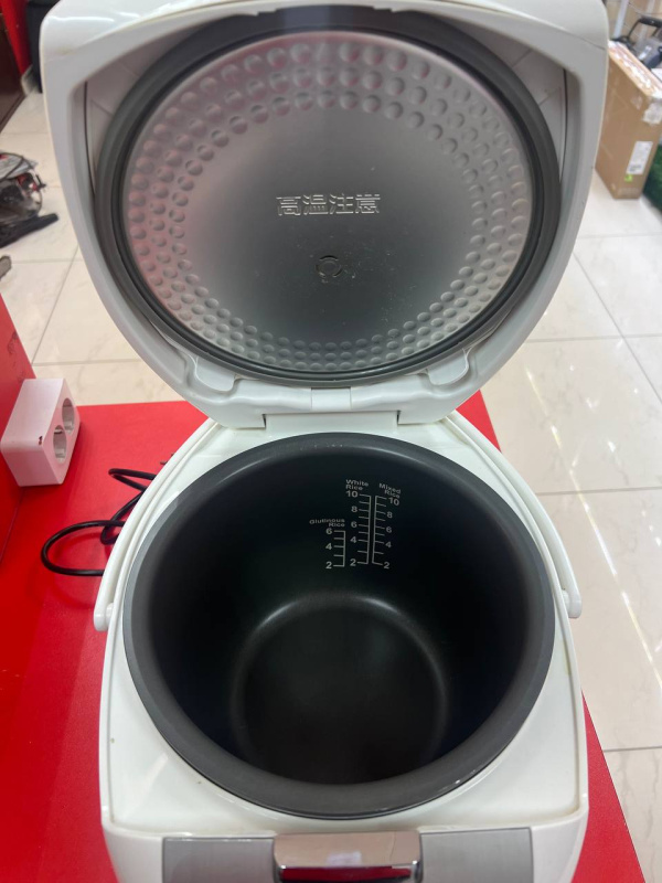 Мультиварка Мультиварка Toshiba RC-18NMFR