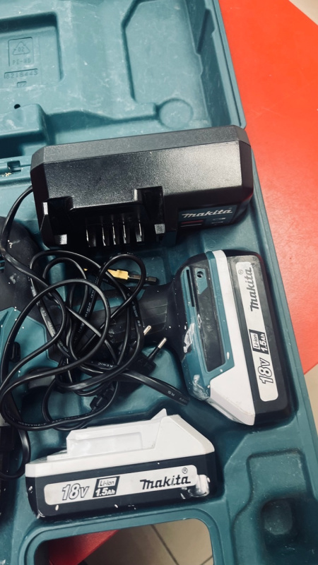 Шуруповерт Makita DV488D