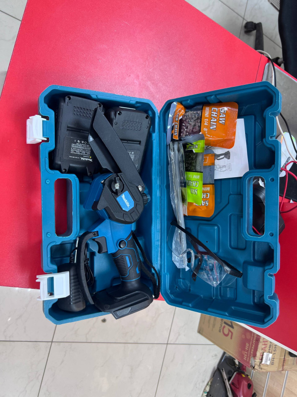 Цепная пила Makita аккумуляторная (реп) 6.0Ah