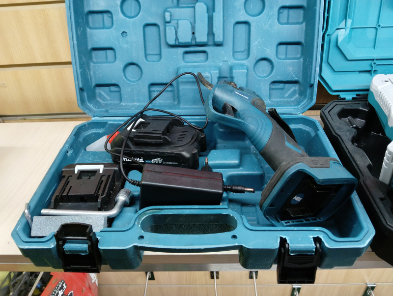 Сабельная пила Makita Секатор