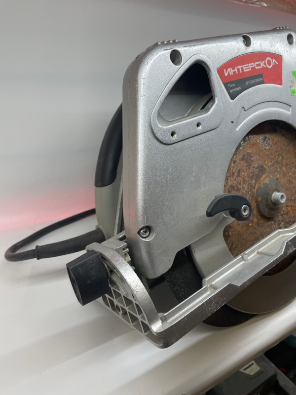 Циркулярная пила Интерскол дп-235/2000м