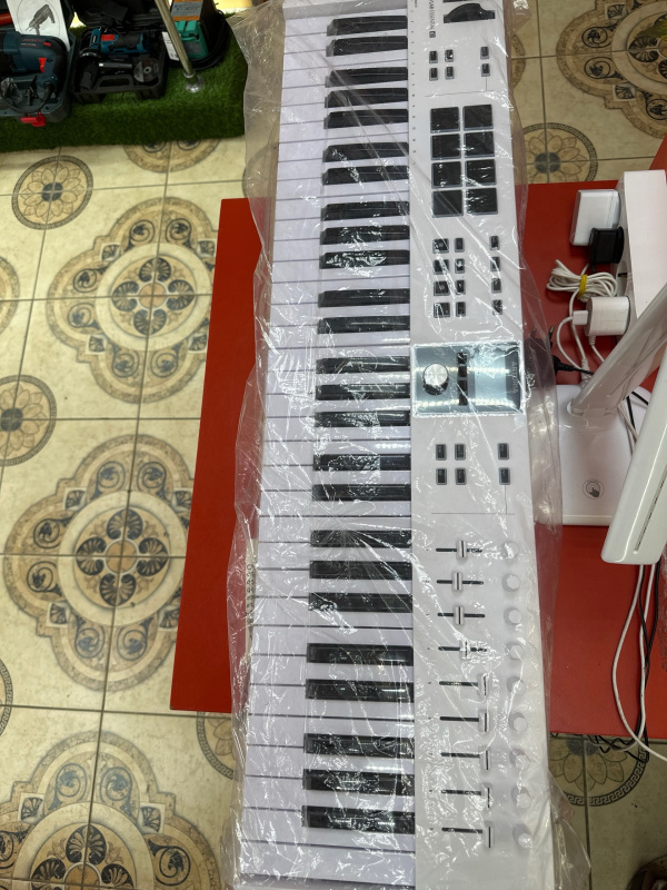 Миди клавиатура Arturia Kayla essential 61 Миди клавиатура Arturia Kayla essential 61 Миди клавиатура Arturia Kayla essential 61