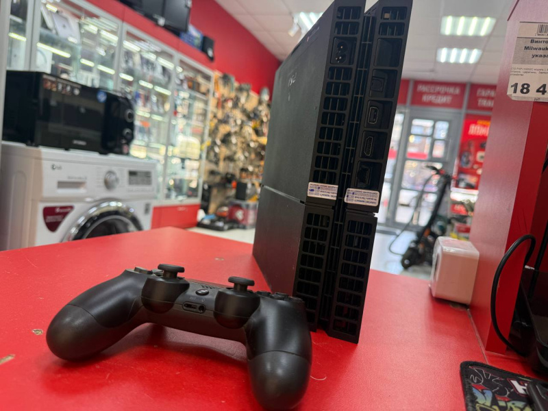 Игровая приставка Sony PS4