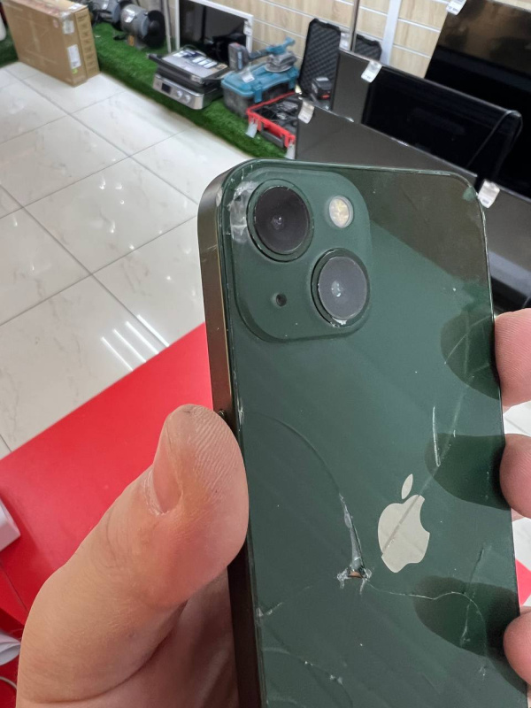 Мобильный телефон Apple iPhone 13
