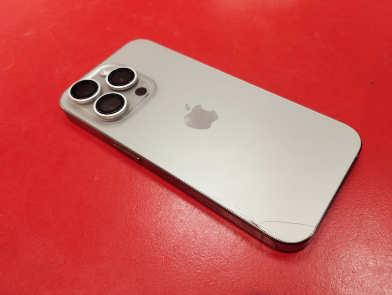 Мобильный телефон Apple iPhone 15 Pro