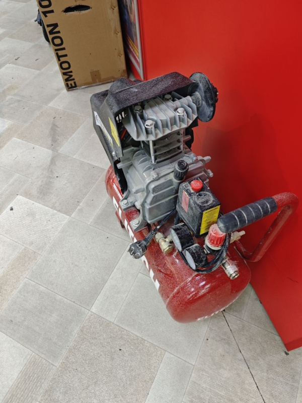 Воздушный копрессор Elitech КМЛ300-24