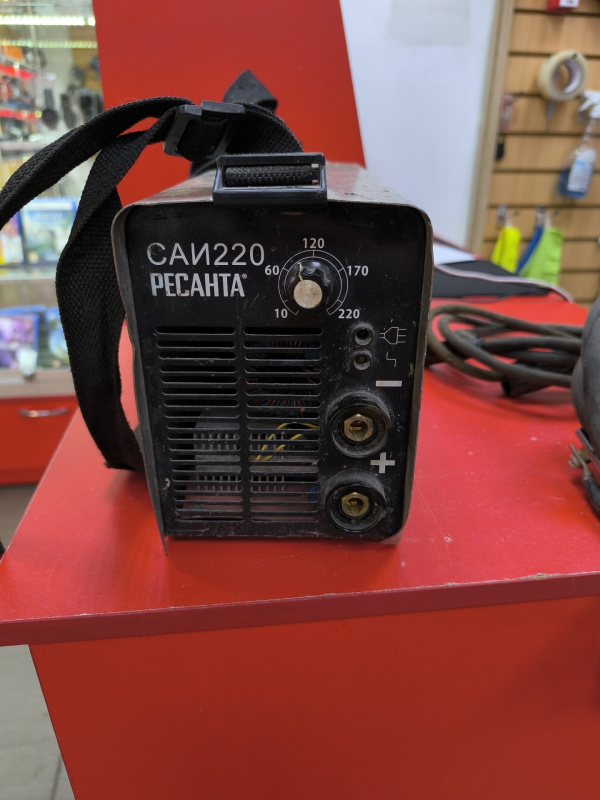 Сварочный аппарат - инвертор ММА Ресанта САИ 220