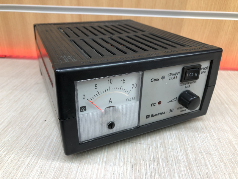 Авто аксессуар Пуско-зарядное устройство  Вымпел -