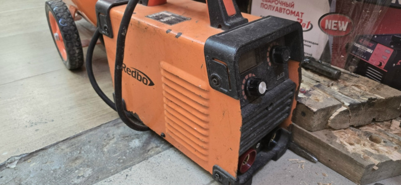 Сварочный аппарат - инвертор ММА Redbo MMA-250