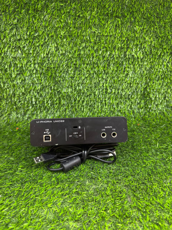 Ресивер Behringer U-PHORIA UMC22 звуковая карта