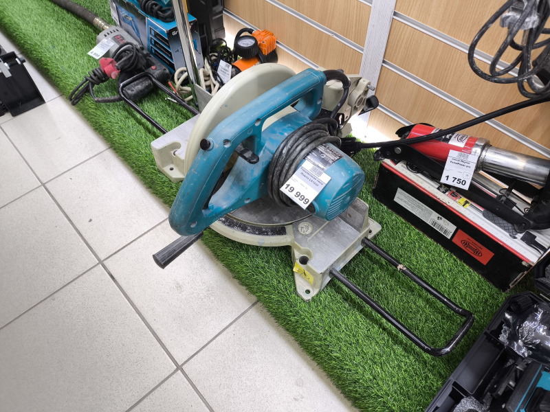 Торцовочная пила Makita LS1040