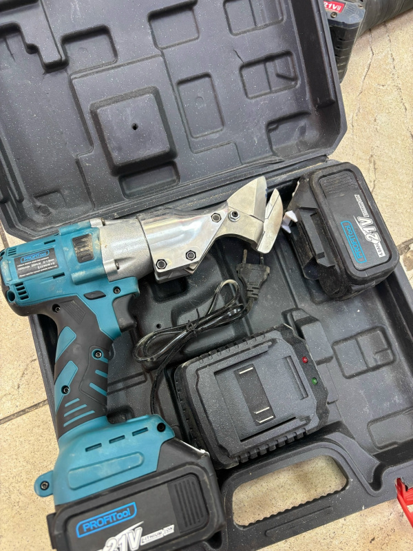 Ножницы по металлу  3е